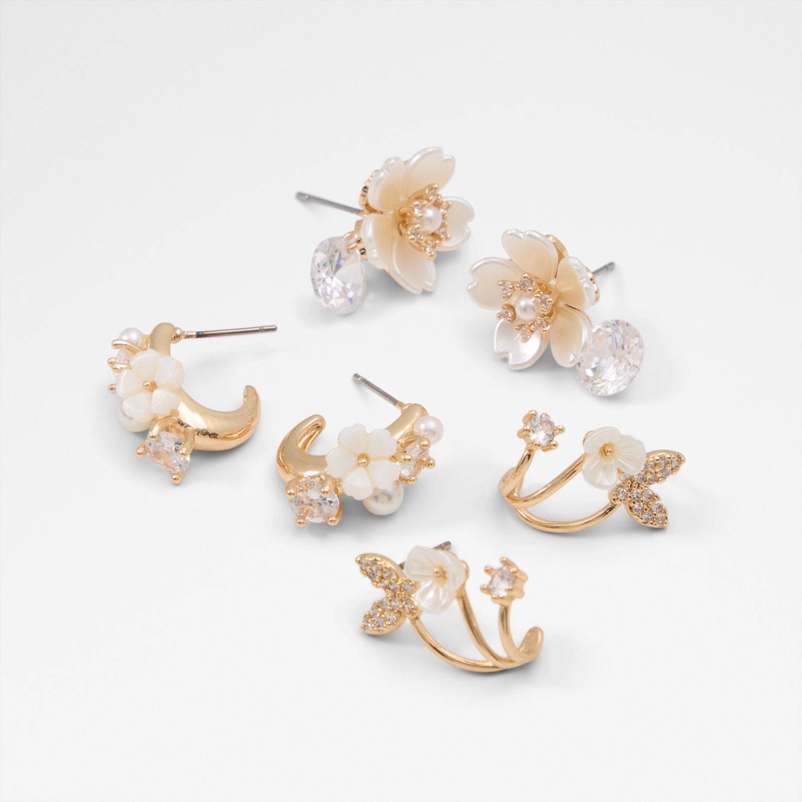 Kadın Gold Rengi Küpe Seti-1