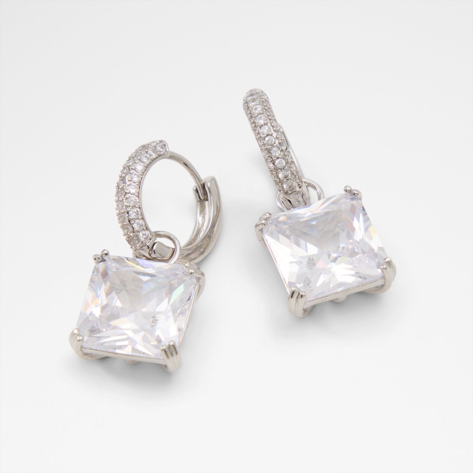 Kadın Gümüş Rengi Küpe-1